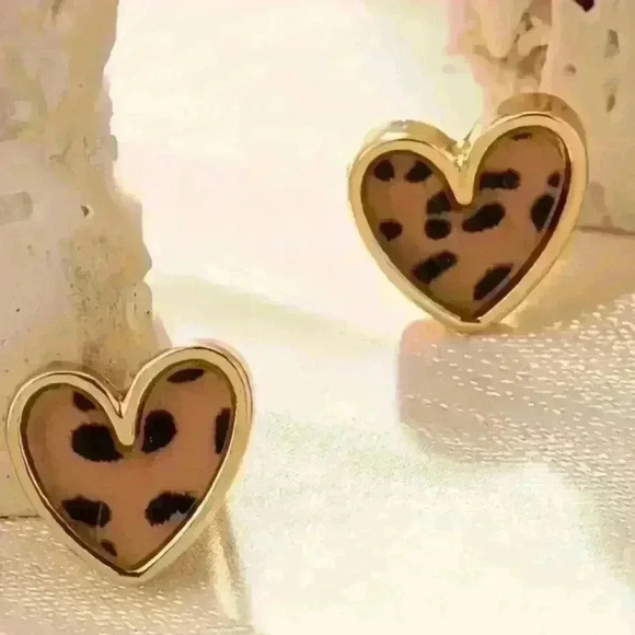 Heart-Shaped Stud Earrings - Picture 1 of 2